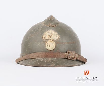 Casque Adrian modèle 1915, repeint en kaki...