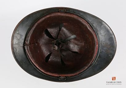 Casque Adrian modèle 1915, attribut de l'infanterie,...