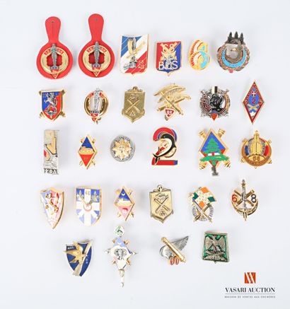 Set of artillery unit badges: 1st A.R., 2nd...