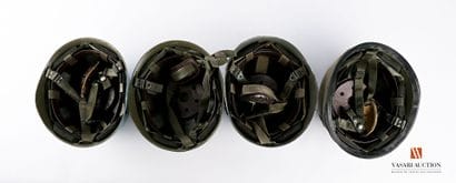 Armée française : casques modèle F1, avec...