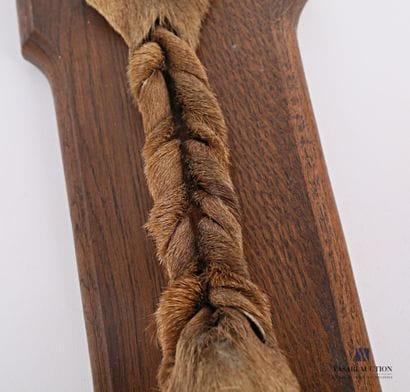 Paire de pieds d'honneur de cerf élaphe (Cervus...
