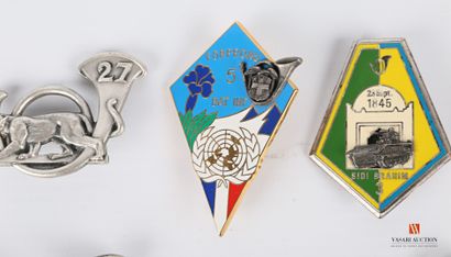 Set of unit badges of the Chasseurs: 2nd...