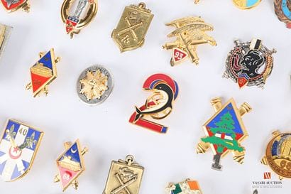 Set of artillery unit badges: 1st A.R., 2nd...