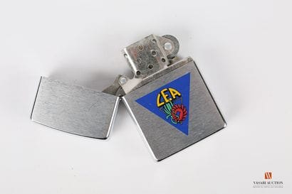 Coffret de présentation comportant onze insignes...