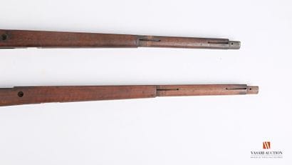 Crosse nue de fusil MAUSER type 98, usures,...