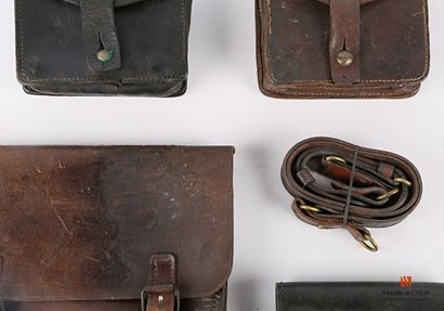 Cartouchière française modèle 1888, 3 exemplaires,...