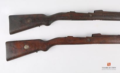 Crosse de fusil MAUSER 98, complète avec...