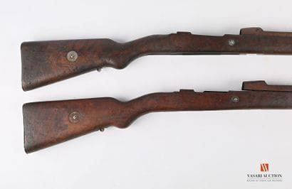 Crosse de fusil MAUSER 98, complète avec...