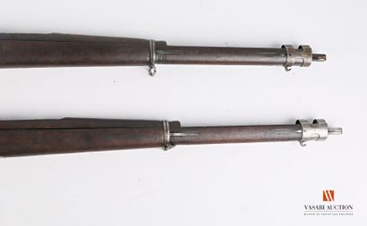 Crosse de fusil MAUSER 98, complète avec...