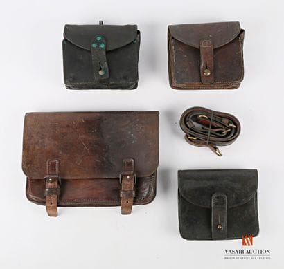 Cartouchière française modèle 1888, 3 exemplaires,...