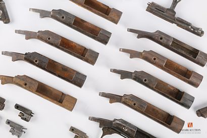 Éléments de fusil règlementaire 1866 ou 1866-74,...