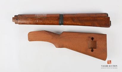 Crosse nue de fusil MAS 36, deux bas de garde...