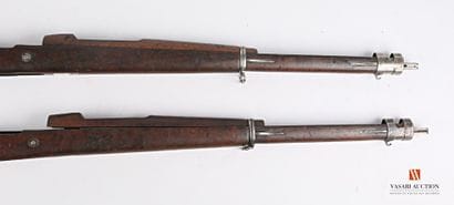 Crosse de fusil MAUSER 98, complète avec...