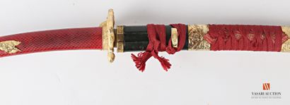 Katana, lame à gorge de 69,5 cm, tsuka gainée...