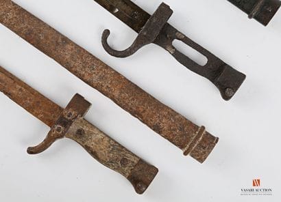 Baïonnette modèle 1892, plaquettes bois,...