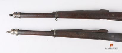 Crosse de fusil MAUSER 98, complète avec...