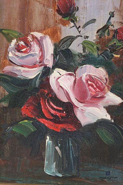 K.C CHAN (20th century)

Bouquet of roses

Oil...