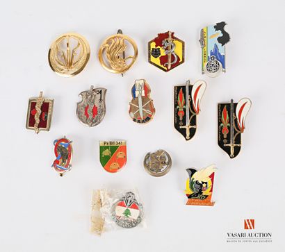 Set of various and foreign unit badges: H.A....