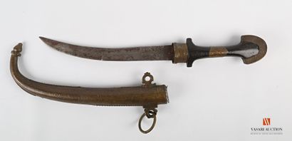 Belt knife called Koumya, slightly curved...
