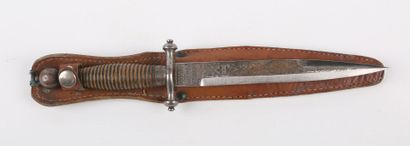Knife-dagger, blade 17 cm, engraved with...