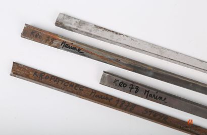 Four bayonet blades for Kropatchek marine...