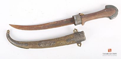 Jambiya belt knife, wood and brass handle,...