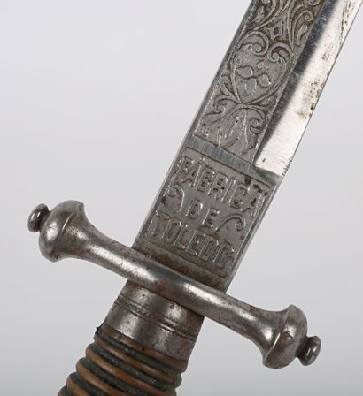 Knife-dagger, blade 17 cm, engraved with...