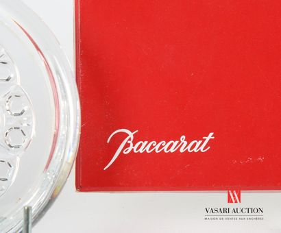 BACCARAT
Pair of crystal coasters, the umbilicus...