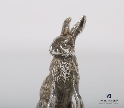 Silver subject representing a hare sitting.
Weight...