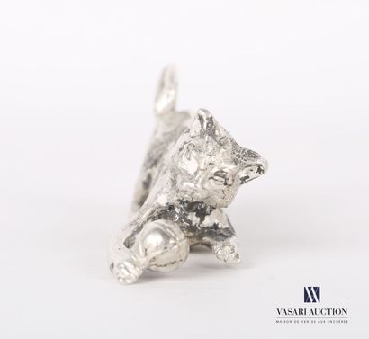 Silver subject representing a cat playing...