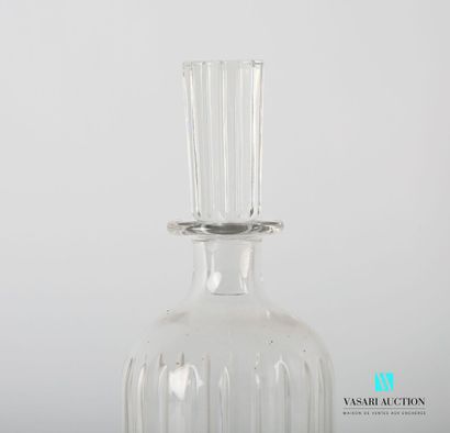 BACCARAT 
Whisky decanter in cut crystal,...