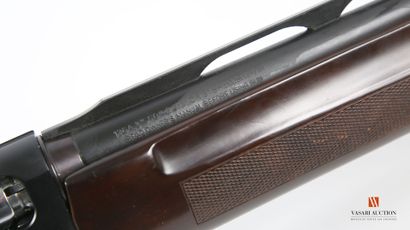 Fusil de chasse semi-automatique STOEGER...