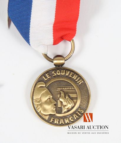Ordre des palmes académiques, bijou d'officier...
