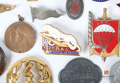 Insigne de béret des Troupes de marine, insigne...