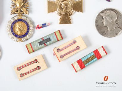 Médaille militaire (2 exemplaires), Croix...