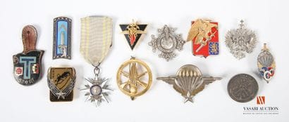 Insigne militaires : Mérite maritime, étoile...