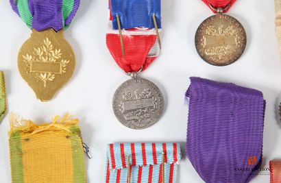 Médaille militaire (2 exemplaires), Croix...