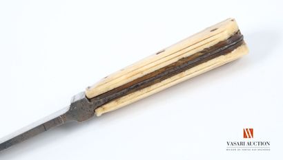 Couteau de ceinture crétois, lame droite...