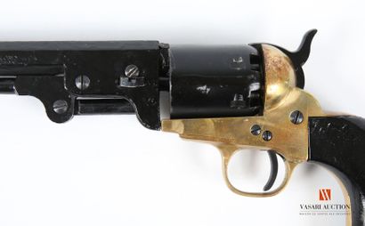 Revolver à poudre noire type Western calibre...