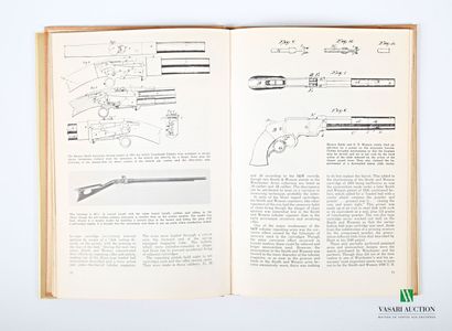 [ARMES]
Lot comprenant cinq ouvrages en anglais...