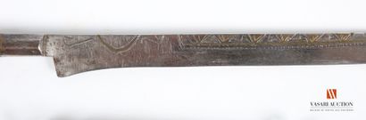 Sabre Flissa, lame de 32 cm, décorée d'incrustations...