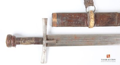 Épée Kaskara, lame droite de 94 cm, à double...