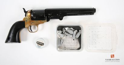 Revolver à poudre noire type Western calibre...