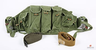 Chasuble pectorale porte chargeurs pour trois...