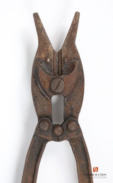 Pince coupe barbelés allemande, métal et...