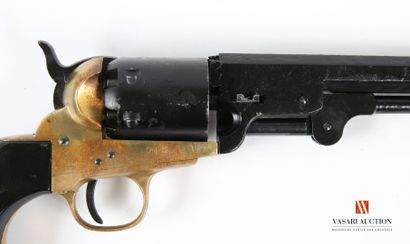 Revolver à poudre noire type Western calibre...