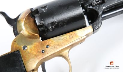 Revolver à poudre noire type Western calibre...