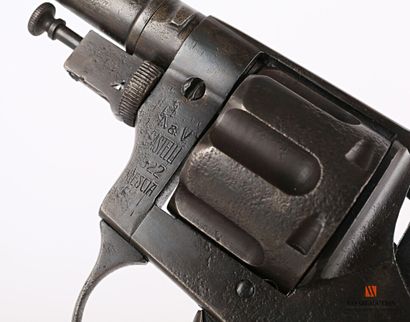 Revolver règlementaire italien « Bodeo »...