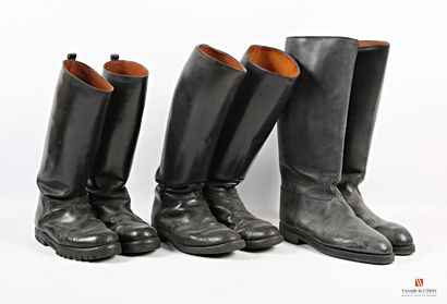 Lot de trois bottes d'équitation. 
(état...