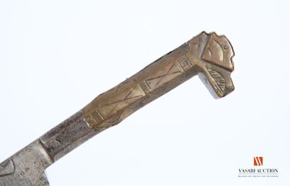 Sabre Flissa, lame de 32 cm, décorée d'incrustations...